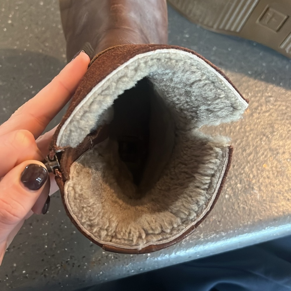 Frye leather shearling pointed toe snow boot - Picture 8 of 8